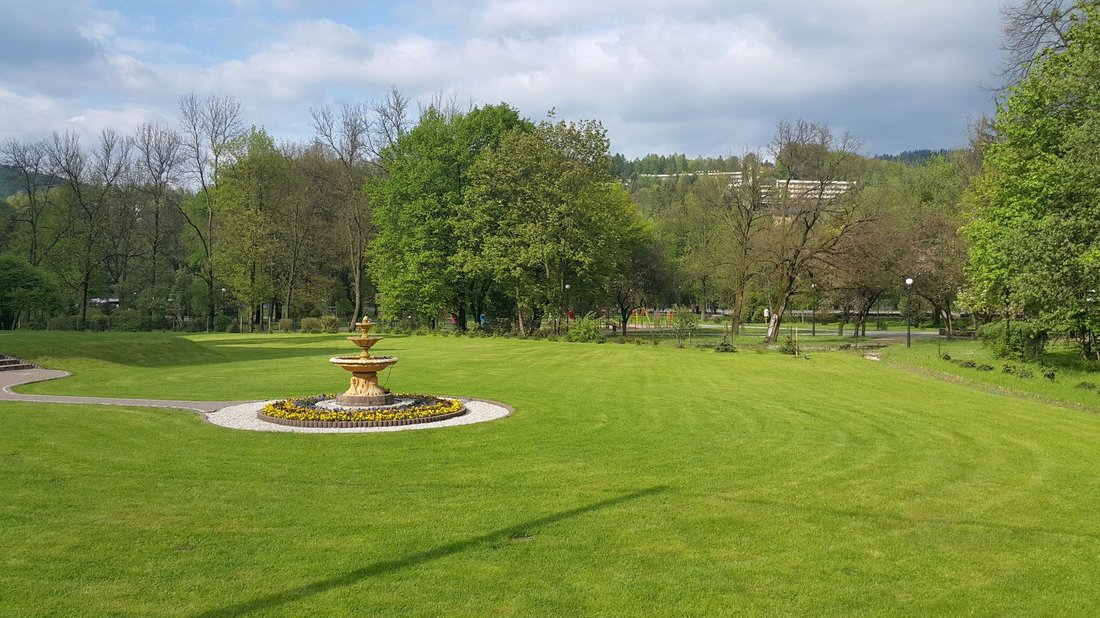 the fountain and lawn at Symphony Park in SouthPark