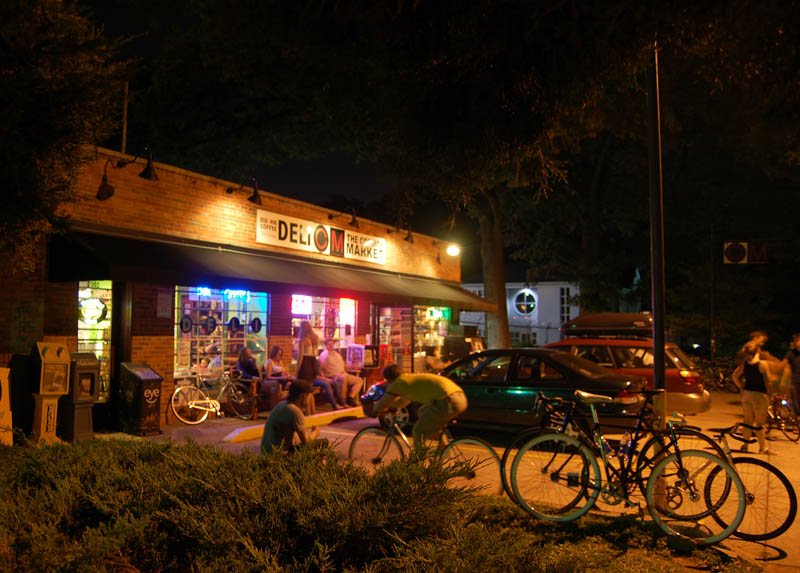 Storefronts and street scene along Central Avenue in Plaza Midwood, Charlotte